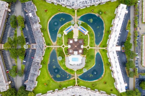 Condo in Lauderdale Lakes, Florida, 1 bedroom  № 1817743 - photo 18