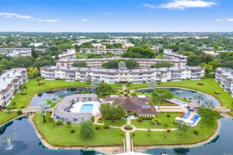 Condo in Lauderdale Lakes, Florida, 1 bedroom  № 1817743 - photo 19