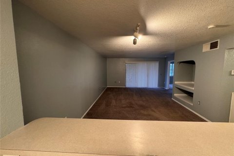 Condo in Orlando, Florida, 2 bedrooms  № 1560372 - photo 9