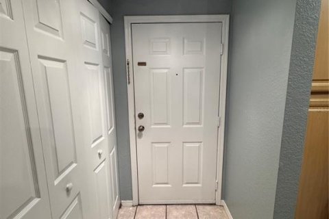 Condo in Orlando, Florida, 2 bedrooms  № 1560372 - photo 17