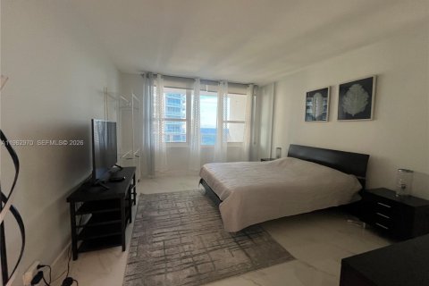 Copropriété à louer à Hollywood, Floride: 2 chambres, 108.7 m2 № 2029082 - photo 12