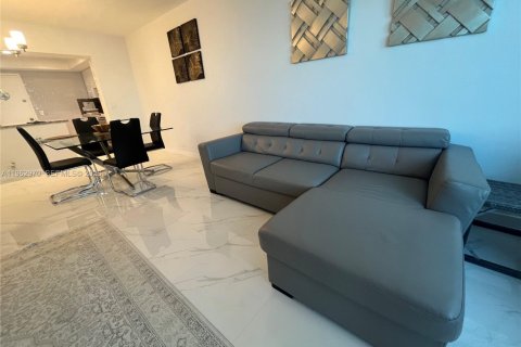 Copropriété à louer à Hollywood, Floride: 2 chambres, 108.7 m2 № 2029082 - photo 5