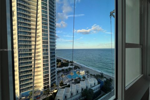 Copropriété à louer à Hollywood, Floride: 2 chambres, 108.7 m2 № 2029082 - photo 7