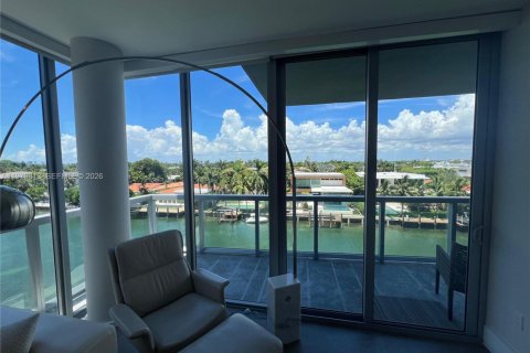 Condo in Bay Harbor Islands, Florida, 4 bedrooms  № 2079435 - photo 10