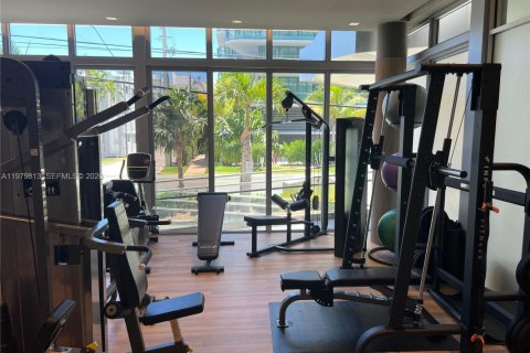 Condo in Bay Harbor Islands, Florida, 4 bedrooms  № 2079435 - photo 16