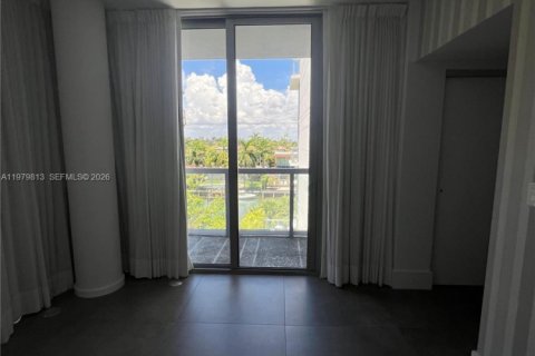 Condo in Bay Harbor Islands, Florida, 4 bedrooms  № 2079435 - photo 26