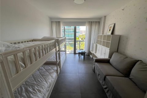 Condo in Bay Harbor Islands, Florida, 4 bedrooms  № 2079435 - photo 24