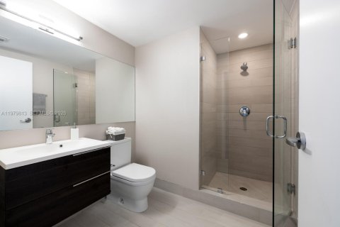 Condo in Bay Harbor Islands, Florida, 4 bedrooms  № 2079435 - photo 14