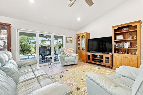 Villa ou maison à vendre à Punta Gorda, Floride: 4 chambres, 162.95 m2 № 2324926 - photo 9
