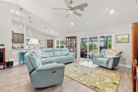 Villa ou maison à vendre à Punta Gorda, Floride: 4 chambres, 162.95 m2 № 2324926 - photo 6