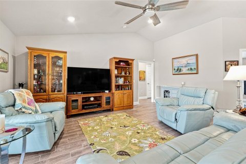 Villa ou maison à vendre à Punta Gorda, Floride: 4 chambres, 162.95 m2 № 2324926 - photo 10