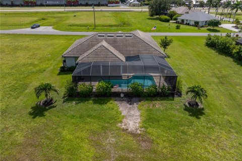 Villa ou maison à vendre à Punta Gorda, Floride: 4 chambres, 162.95 m2 № 2324926 - photo 3