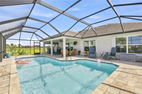 Villa ou maison à vendre à Punta Gorda, Floride: 4 chambres, 162.95 m2 № 2324926 - photo 2