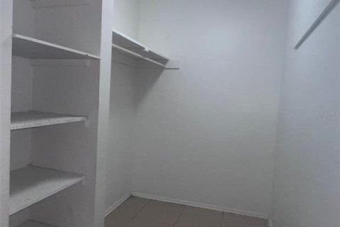 Condo in Orlando, Florida, 1 bedroom  № 1801289 - photo 12