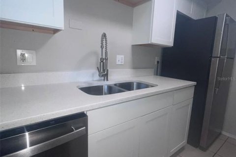 Condo in Orlando, Florida, 1 bedroom  № 1801289 - photo 8