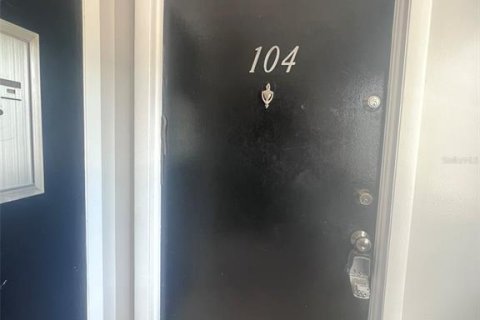 Condo in Orlando, Florida, 1 bedroom  № 1801289 - photo 2
