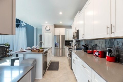 Casa en venta en Kissimmee, Florida, 5 dormitorios, 278.34 m2 № 1616382 - foto 13