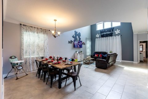 Casa en venta en Kissimmee, Florida, 5 dormitorios, 278.34 m2 № 1616382 - foto 9
