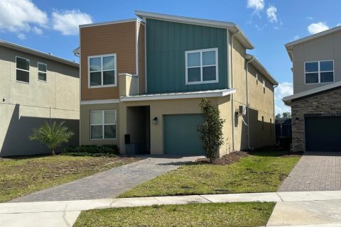 Casa en venta en Kissimmee, Florida, 5 dormitorios, 278.34 m2 № 1616382 - foto 1