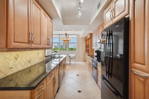 Condo in Bay Harbor Islands, Florida, 2 bedrooms  № 1973876 - photo 6