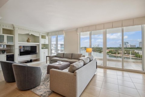 Condo in Bay Harbor Islands, Florida, 2 bedrooms  № 1973876 - photo 4