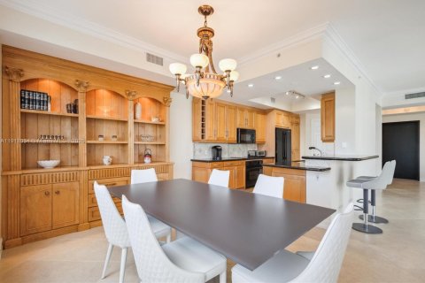 Condo in Bay Harbor Islands, Florida, 2 bedrooms  № 1973876 - photo 10