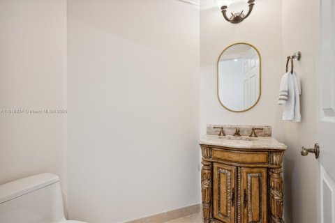 Condo in Bay Harbor Islands, Florida, 2 bedrooms  № 1973876 - photo 17