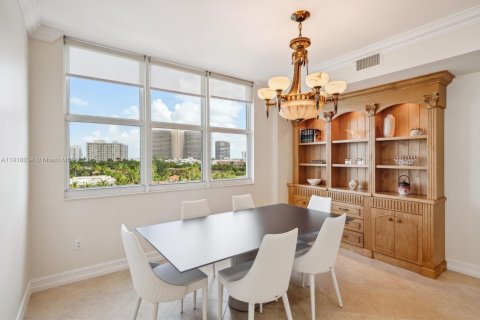 Condo in Bay Harbor Islands, Florida, 2 bedrooms  № 1973876 - photo 8