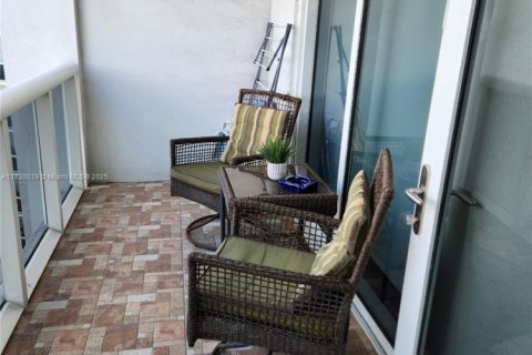 Copropriété à louer à Bal Harbour, Floride: 1 chambre, 83.24 m2 № 1825612 - photo 13