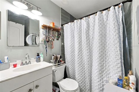 Villa ou maison à vendre à Tampa, Floride: 3 chambres, 100.98 m2 № 2433586 - photo 22