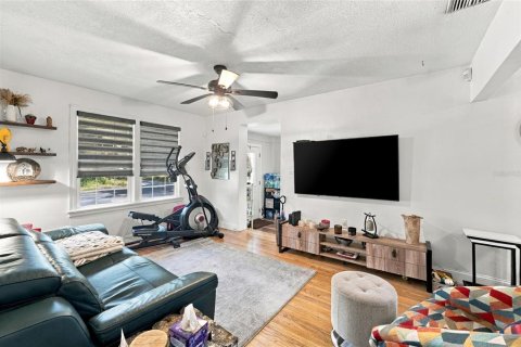 Villa ou maison à vendre à Tampa, Floride: 3 chambres, 100.98 m2 № 2433586 - photo 5