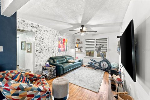 Villa ou maison à vendre à Tampa, Floride: 3 chambres, 100.98 m2 № 2433586 - photo 6