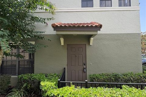 Touwnhouse à louer à Orlando, Floride: 3 chambres, 154.12 m2 № 2216727 - photo 4