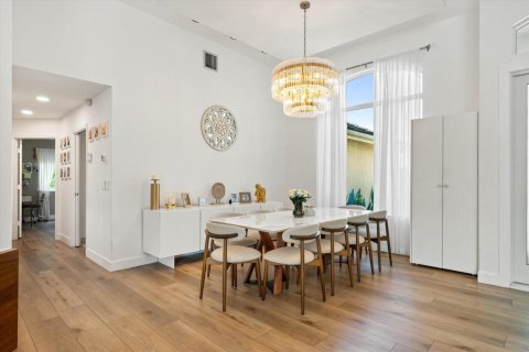 Villa ou maison à vendre à Weston, Floride: 5 chambres, 334.17 m2 № 2370226 - photo 8