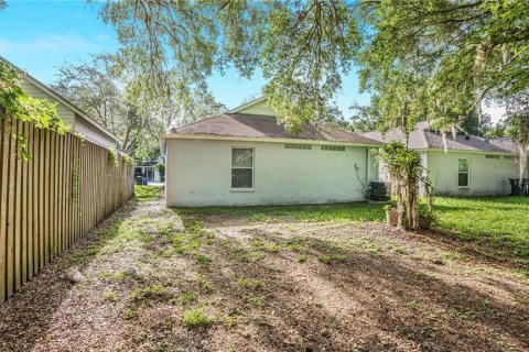 House in Lutz, Florida 3 bedrooms, 98.38 sq.m. № 2114397 - photo 30
