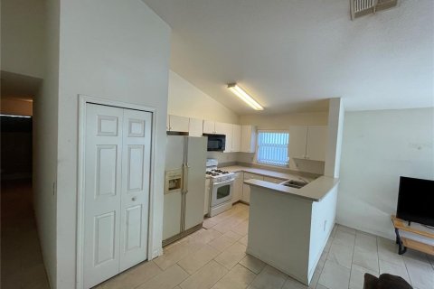 House in Lutz, Florida 3 bedrooms, 98.38 sq.m. № 2114397 - photo 6