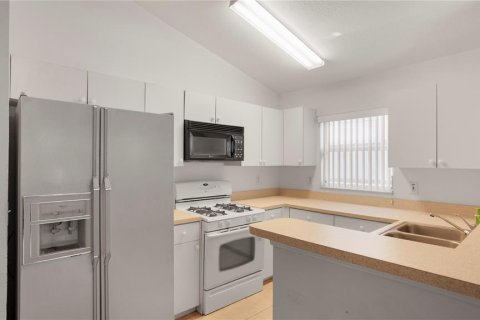 House in Lutz, Florida 3 bedrooms, 98.38 sq.m. № 2114397 - photo 11