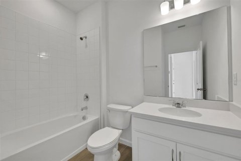 House in Tavares, Florida 4 bedrooms, 196.02 sq.m. № 1675424 - photo 27