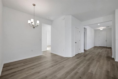 House in Tavares, Florida 4 bedrooms, 196.02 sq.m. № 1675424 - photo 7