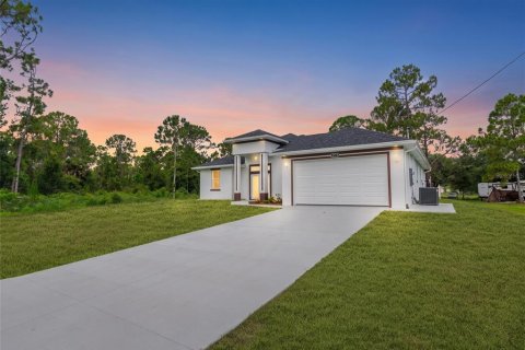 Casa en Lehigh Acres, Florida 3 dormitorios, 167.22 m2 № 2353471