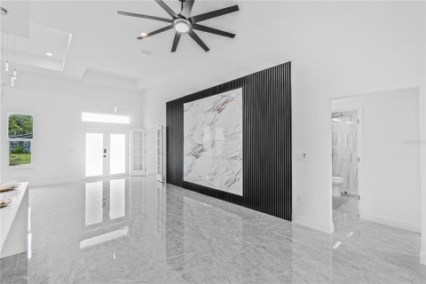 Villa ou maison à vendre à Lehigh Acres, Floride: 3 chambres, 167.22 m2 № 2353471 - photo 11