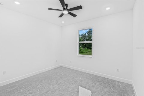 Villa ou maison à vendre à Lehigh Acres, Floride: 3 chambres, 167.22 m2 № 2353471 - photo 19