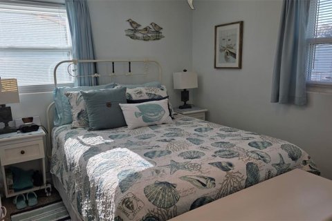 House in New Smyrna Beach, Florida 3 bedrooms, 114.83 sq.m. № 2201238 - photo 18
