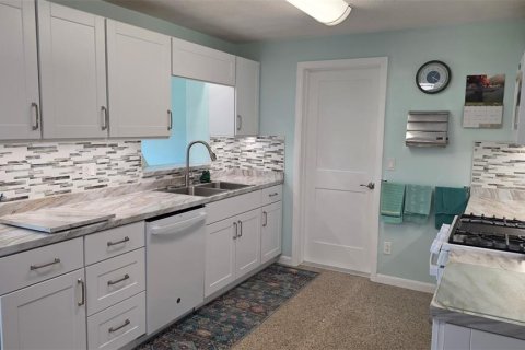 House in New Smyrna Beach, Florida 3 bedrooms, 114.83 sq.m. № 2201238 - photo 28