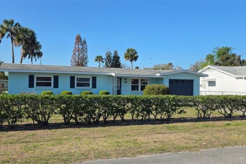 House in New Smyrna Beach, Florida 3 bedrooms, 114.83 sq.m. № 2201238 - photo 16