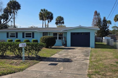 House in New Smyrna Beach, Florida 3 bedrooms, 114.83 sq.m. № 2201238