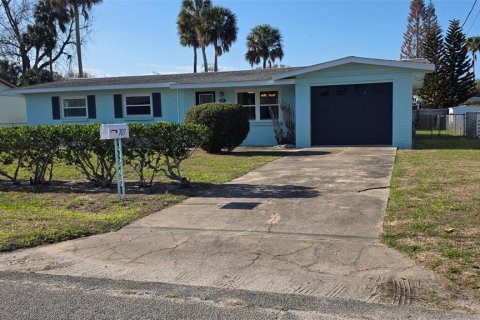 House in New Smyrna Beach, Florida 3 bedrooms, 114.83 sq.m. № 2201238 - photo 20