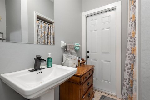 Casa en venta en Deltona, Florida, 4 dormitorios, 243.96 m2 № 2385585 - foto 24