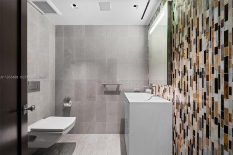 Купить кондоминиум в Бэл-Харбор, Флорида 3 спальни, 300.07м2, № 2021894 - фото 25