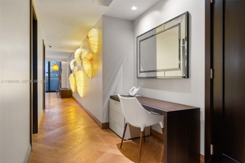 Купить кондоминиум в Бэл-Харбор, Флорида 3 спальни, 300.07м2, № 2021894 - фото 2